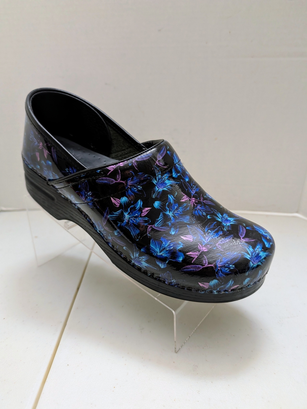 Dansko Women's US 10.5 - 11, EU 41 BLACK FLORAL Patent Leather Stapled Clogs